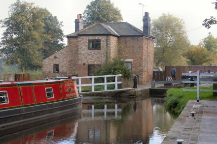 Pebley at Osberton Lock No 53 (Taken on Sunday 16th October 2005)<br />