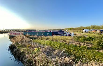 All is Still in the Evening Light : Bruizer at Dunchurch Pools Marina (Taken on Monday 19th April 2021)<br />